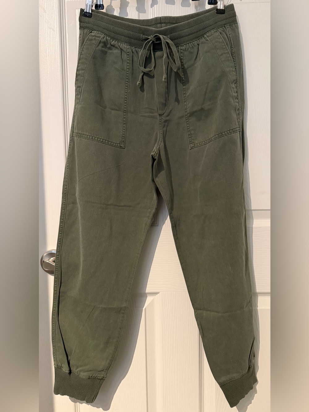 GAP Olive Green Utility Jogger Pants – Size Medium